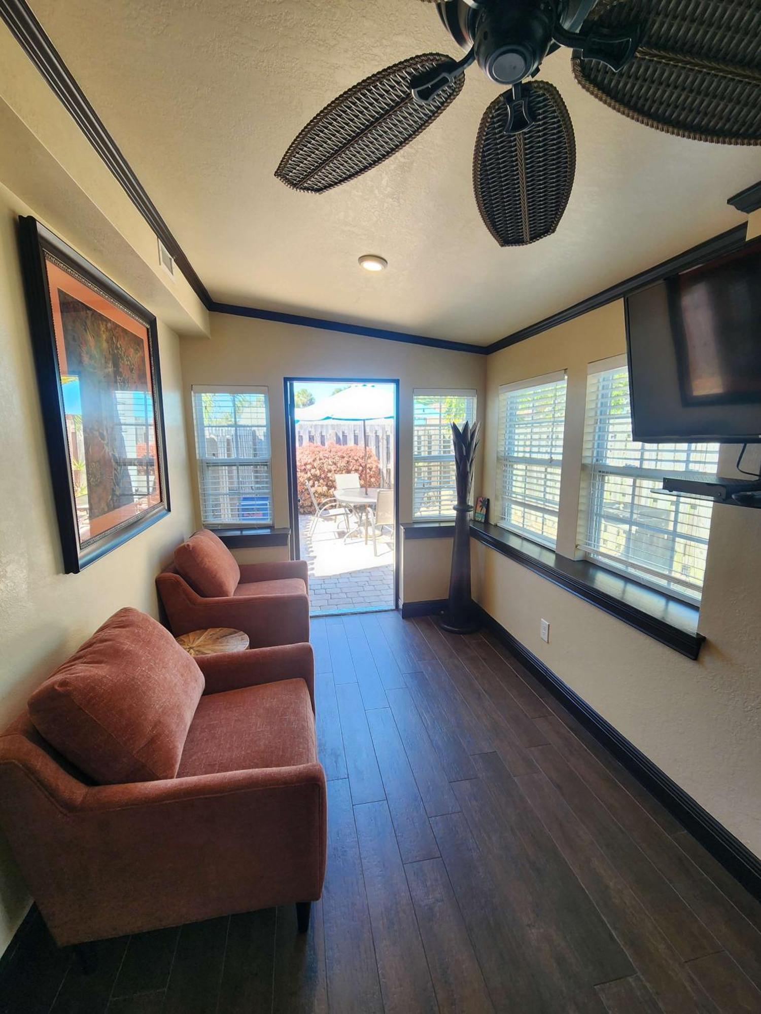 Tahitian Cottage - Heated Pool Walk To The Beach Cocoa Beach Extérieur photo